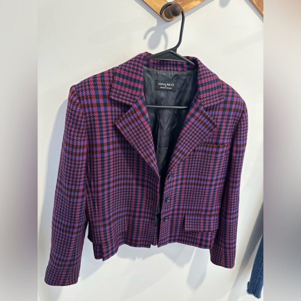 LIKE NEW- VINTAGE NINA RICCI WOMANS 100% WOOL BLAZER - Size large